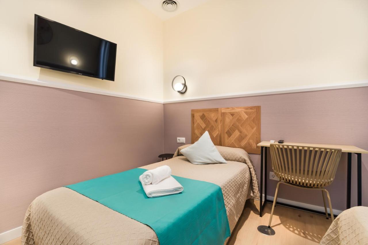 Hostal Evoke Madrid Eksteriør billede